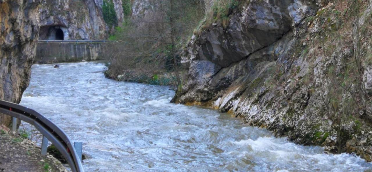 Juzni Vetar Ξενοδοχείο Trnski Odorovci Εξωτερικό φωτογραφία